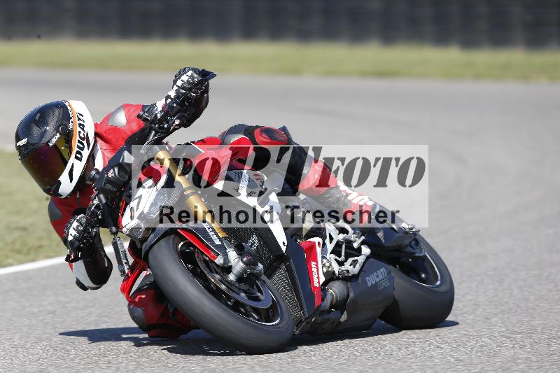 Archiv-2025/49 26.08.2025 Cornu Master School ADR/rot-rouge/67